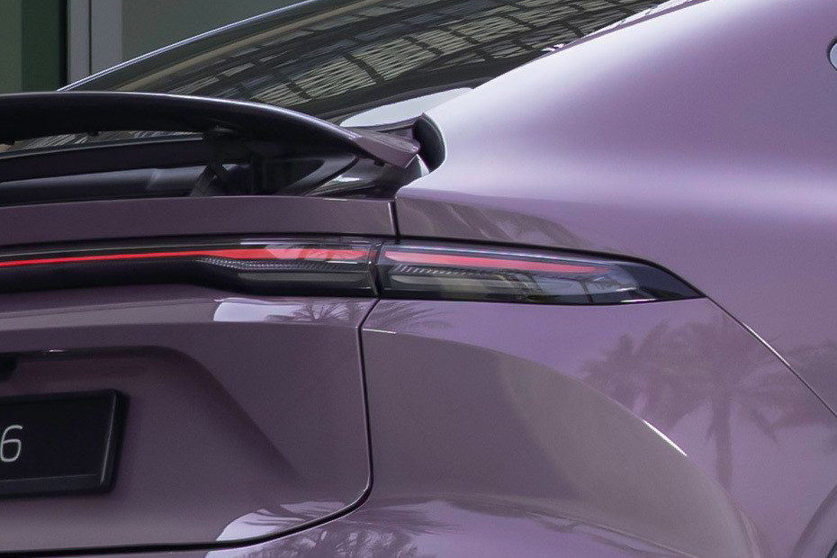 EC6 Tail light in UAE