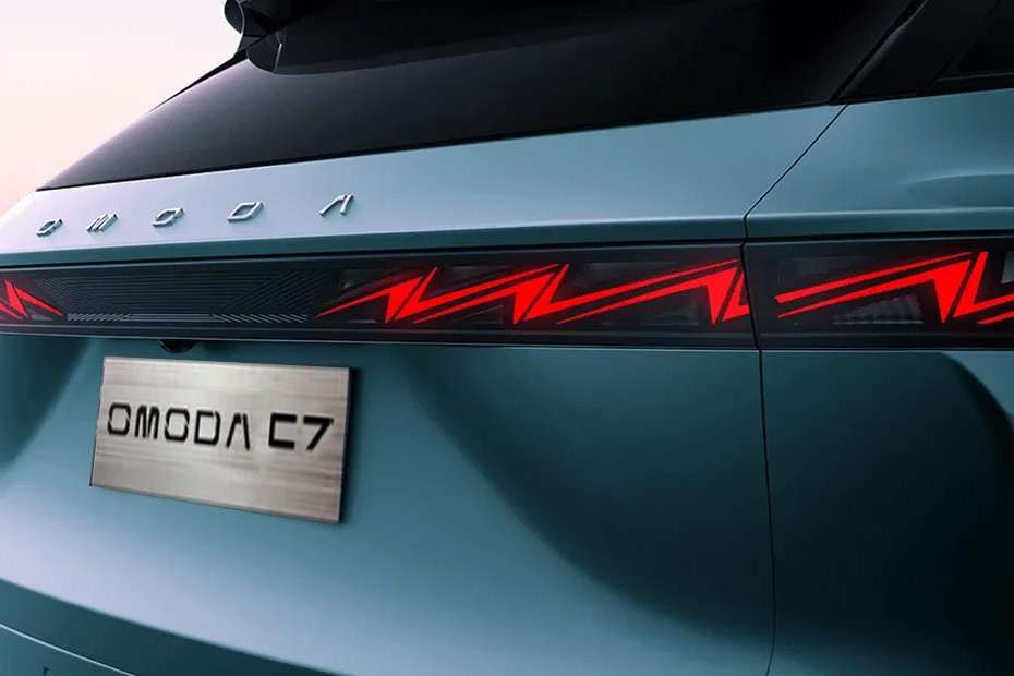 C7 Tail light in UAE