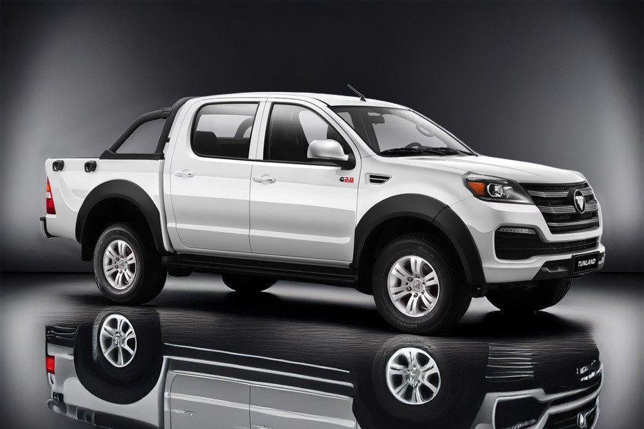 FOTON Tunland Front Cross Side View in UAE