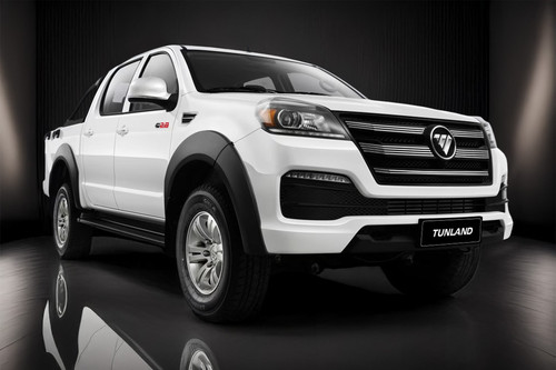 Tunland Front deep low Angle View