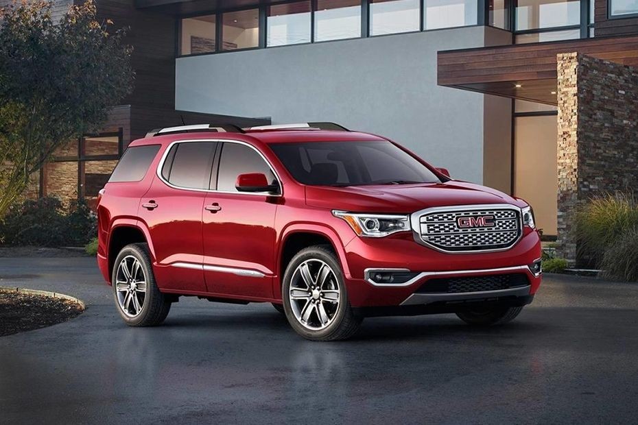 GMC Acadia Denali Front Cross Side View in UAE