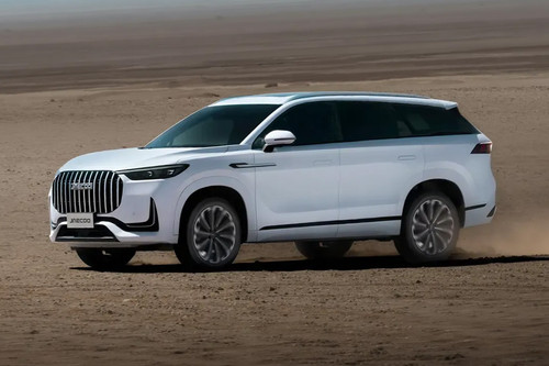 Jaecoo J8 Front Side View