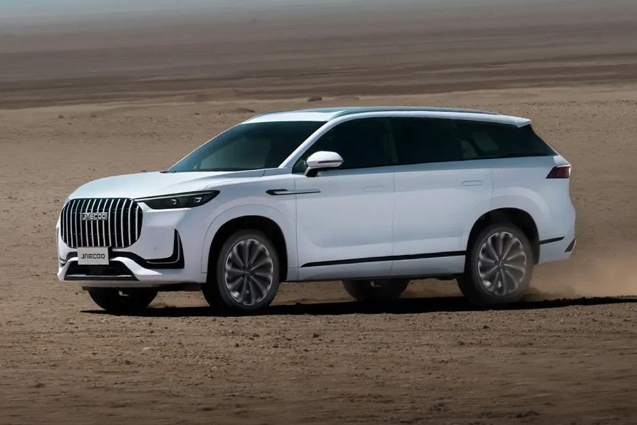 Jaecoo J8 Front Side View in UAE