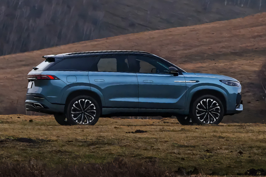 J8 Medium Angle Front View in UAE