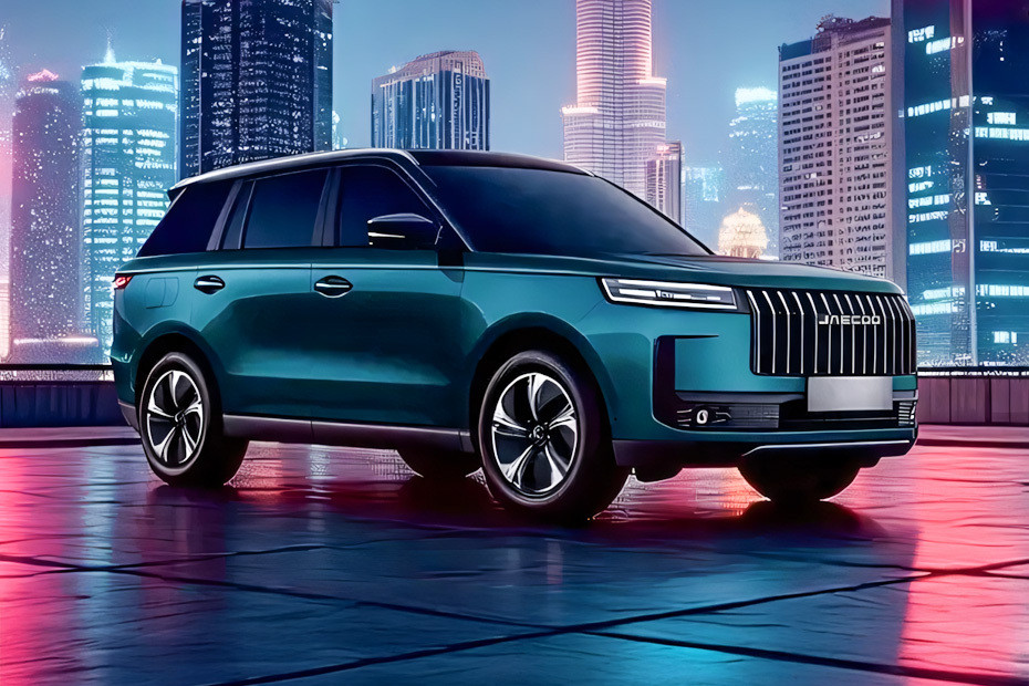 Jaecoo J5 Front Medium View in UAE