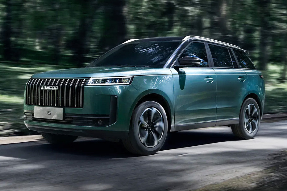 Jaecoo J5 Front Side View in UAE