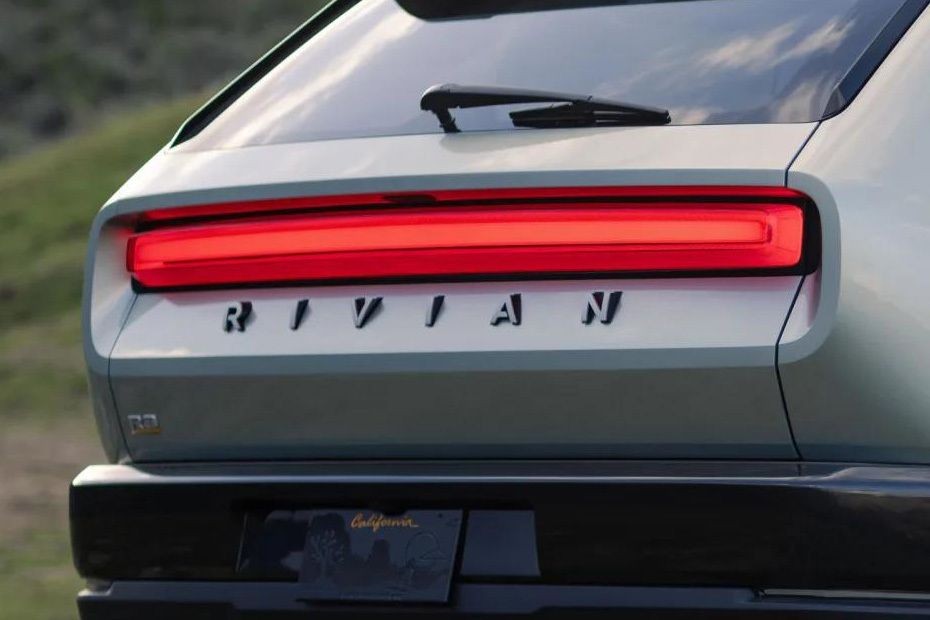 R3 Tail light in UAE