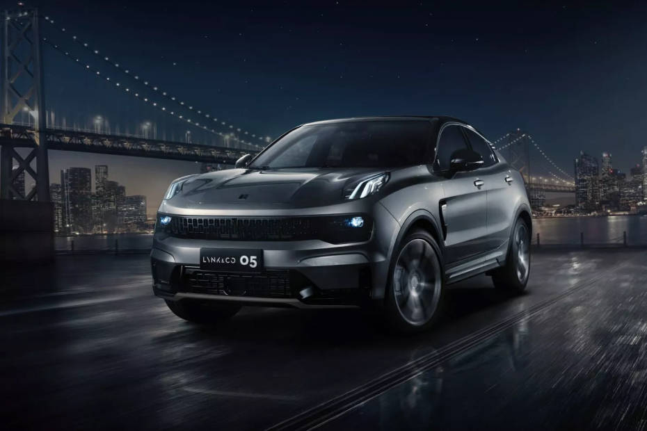 LYNK&CO 05 UAE