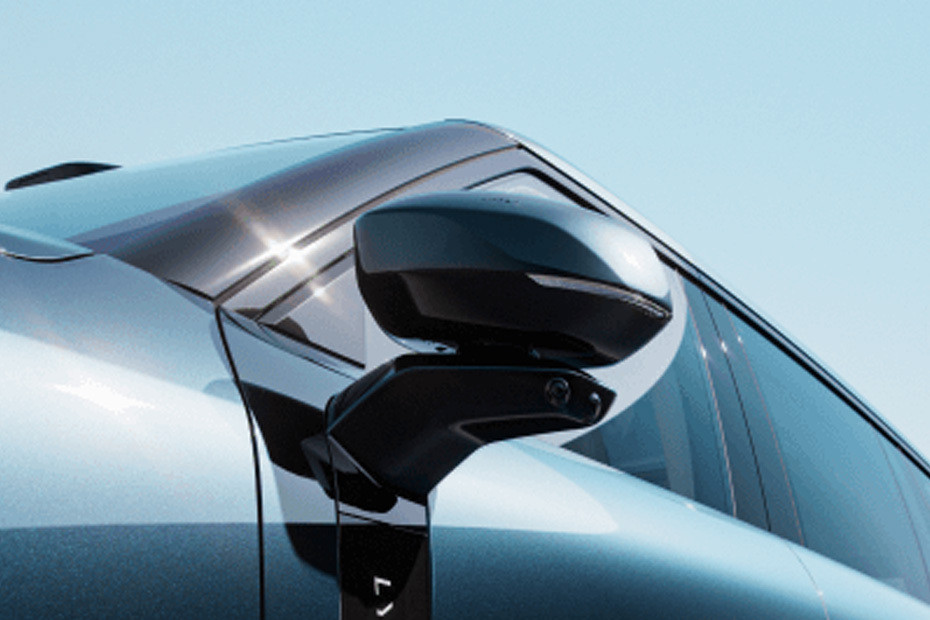 LYNK&CO 900 Drivers Side Mirror Front Angle in UAE