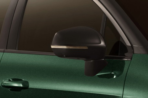 LYNK&CO 06 Drivers Side Mirror Front Angle