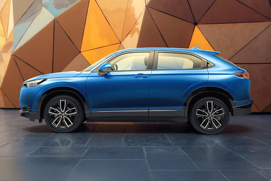 HR-V Side view in UAE