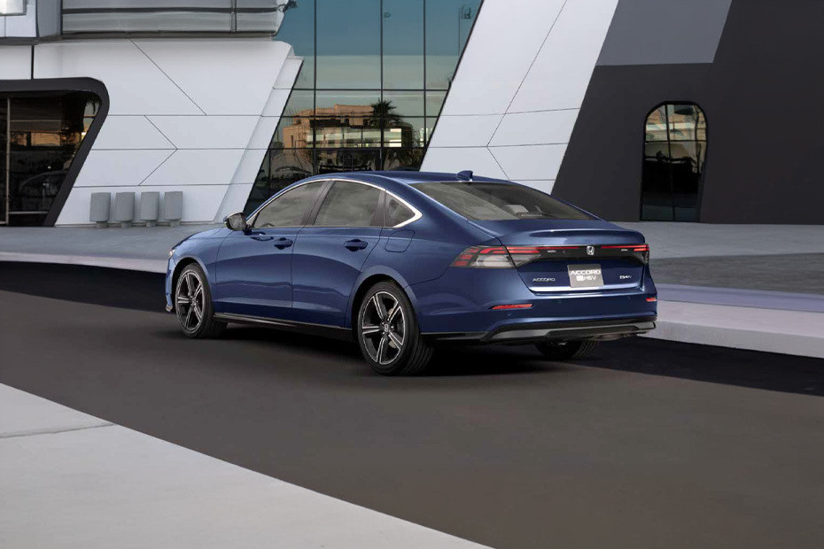 Rear Cross Side View of Honda ACCORD E HEV Rear Cross Side View of Honda ACCORD E HEV