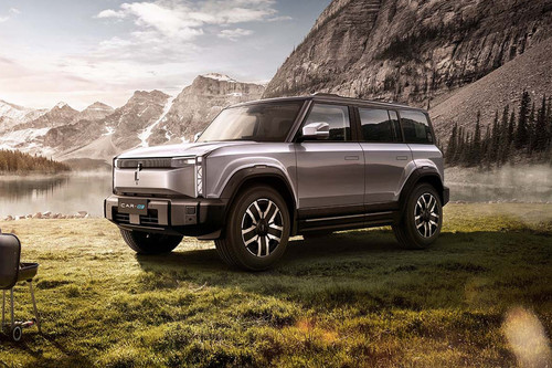 03 Front angle low view