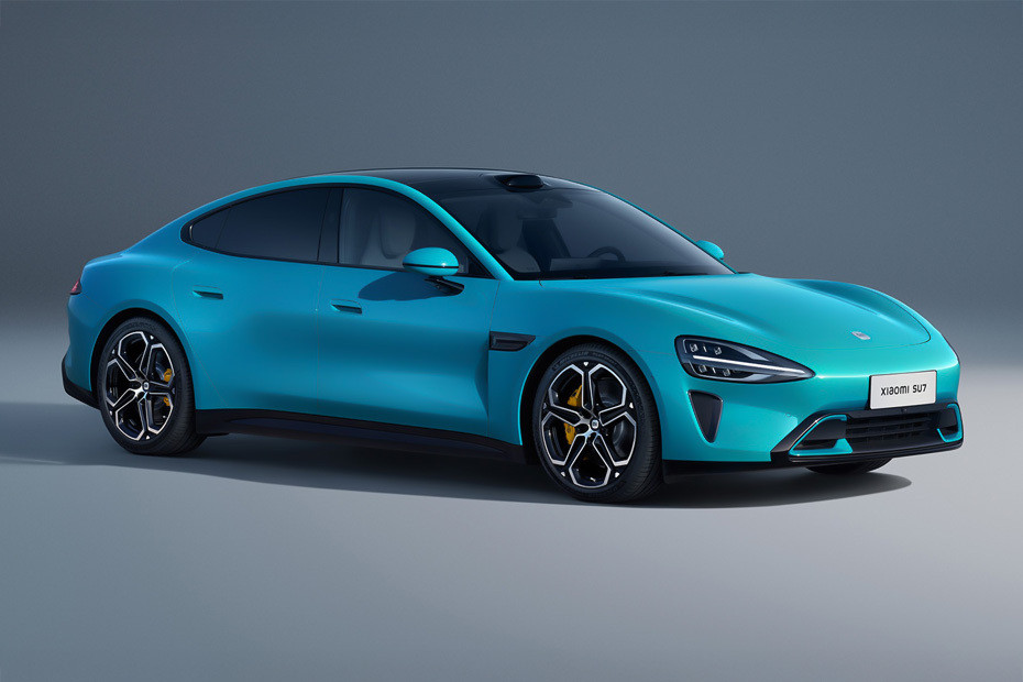 Xiaomi SU7 Front Medium View