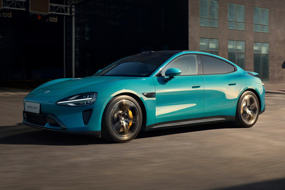 Xiaomi SU7 Front Side View