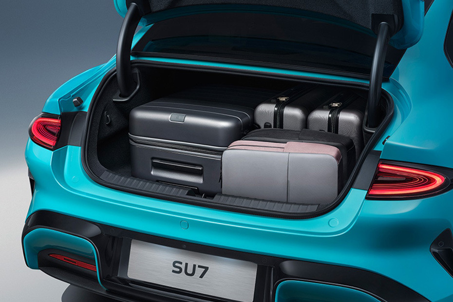 Trunk Open Closer View of SU7