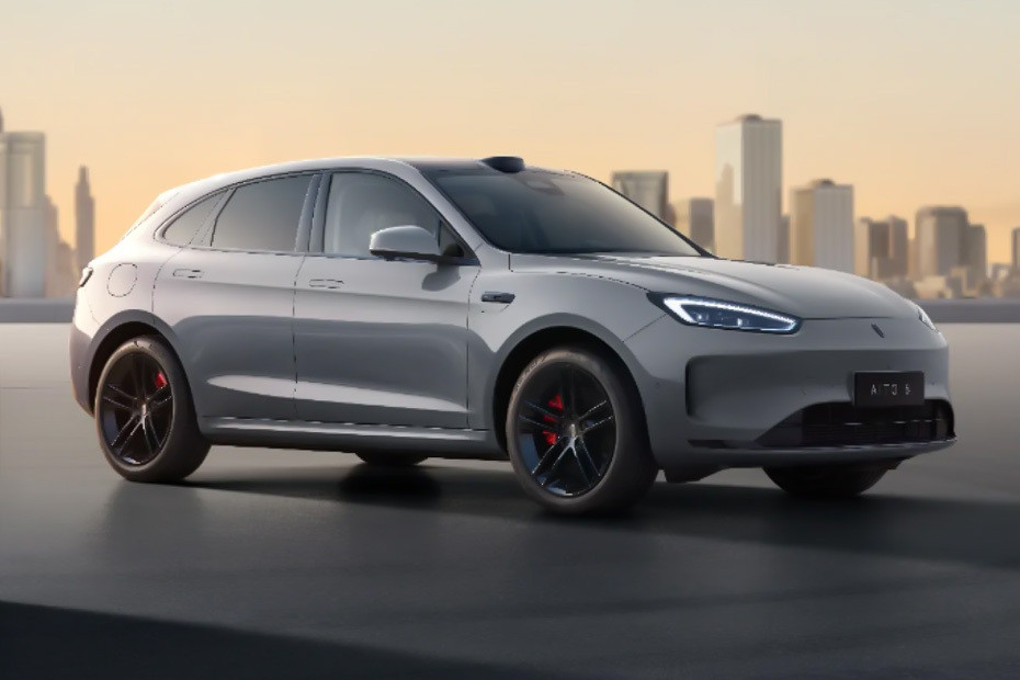 AITO 5 Front Cross Side View in UAE