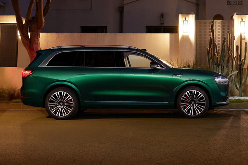 9 Medium Angle Front View