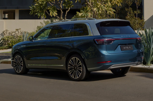 Rear Cross Side View of AITO 9