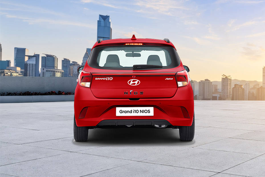 Full Rear View of Hyundai Grand i10 Full Rear View of Hyundai Grand i10