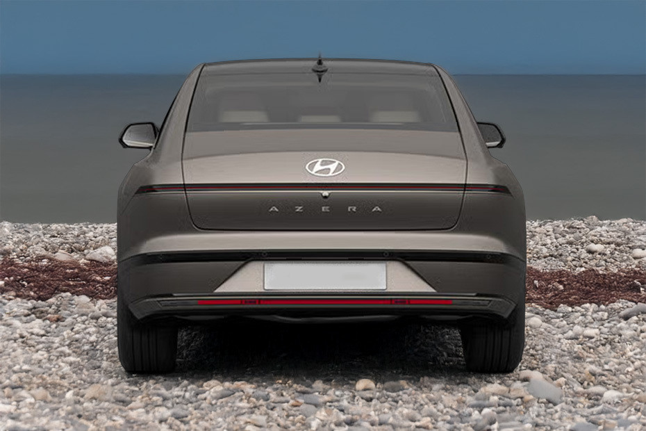 Full Rear View of Hyundai Azera Full Rear View of Hyundai Azera