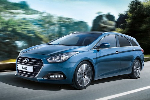 Hyundai i40 Side Medium View