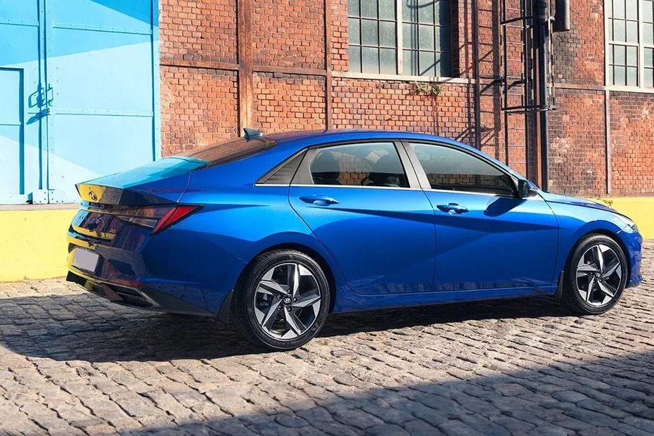 Elantra (2021-2024) Rear Medium Side View in UAE