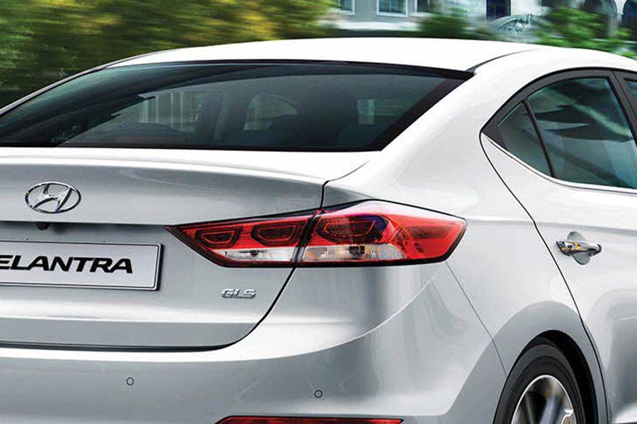 Hyundai Elantra 2024 Price in UAE Reviews, Specs & July Offers