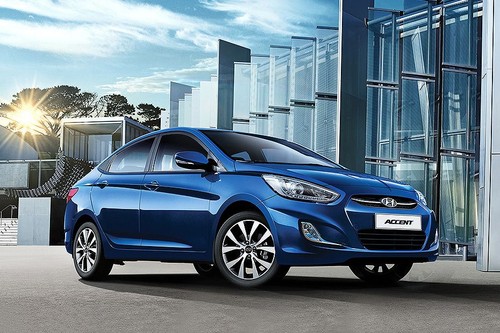 Hyundai Accent (2012-2021) Front Cross Side View