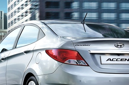 Accent (2012-2021) Tail light