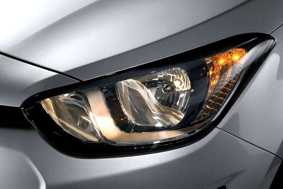 i20 5DR Headlight in UAE