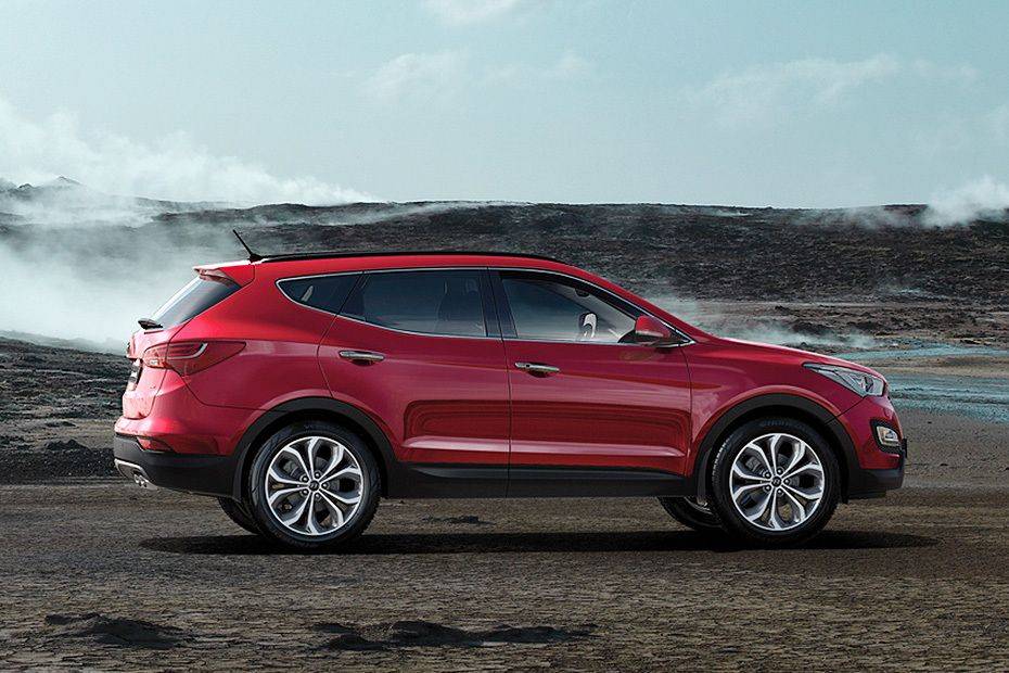 Hyundai Santa Fe (2012-2021) Drivers Sideview Hyundai Santa Fe (2012-2021) Drivers Sideview