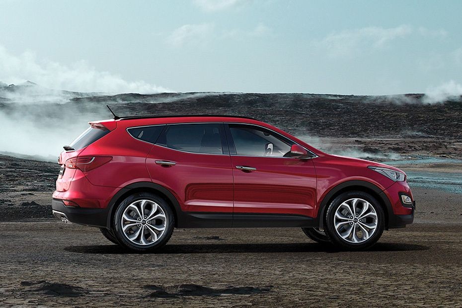 Hyundai Santa Fe (2012-2021) Drivers Sideview in UAE