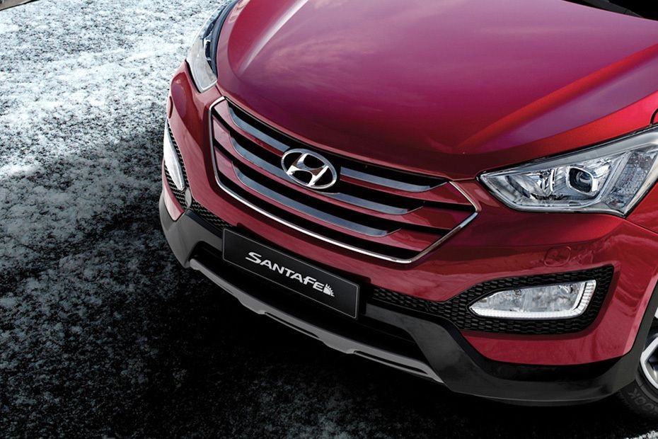 Santa Fe (2012-2021) Grille View in UAE
