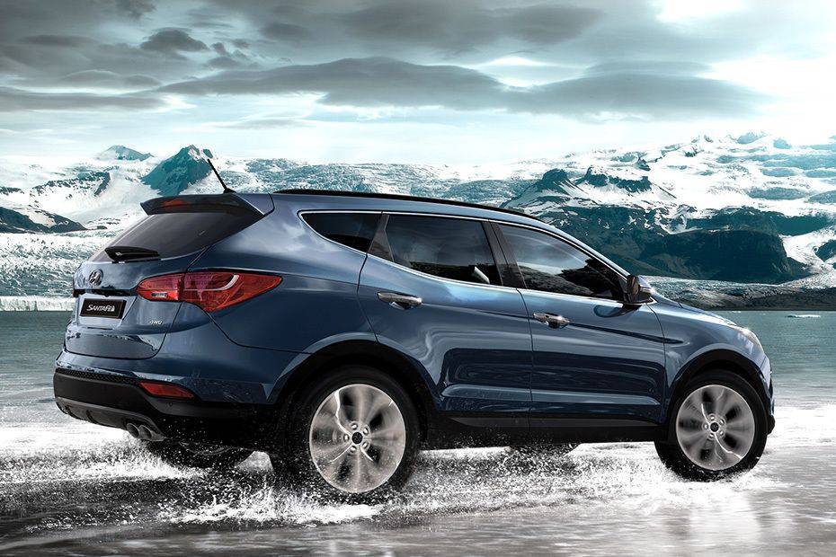 Santa Fe (2012-2021) Rear Medium Side View Santa Fe (2012-2021) Rear Medium Side View