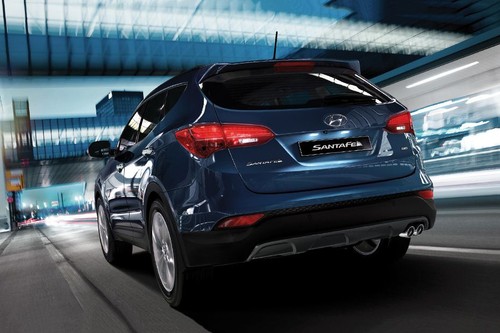 Rear Medium View of Hyundai Santa Fe (2012-2021)