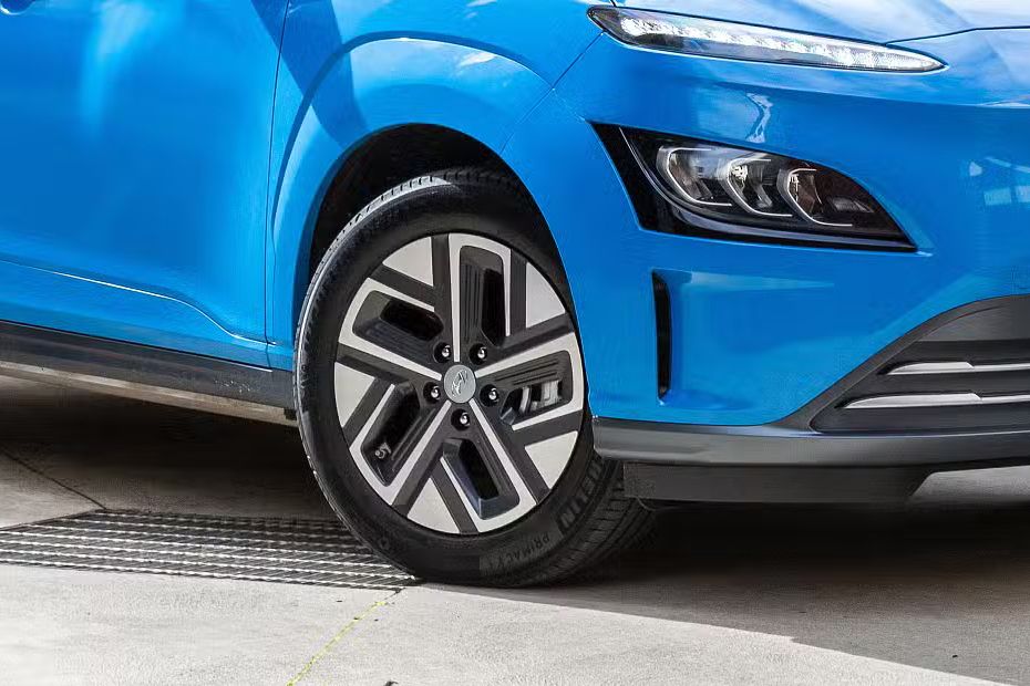 Hyundai Kona 2024 2.0L Comfort AT Price, Photos, Spec