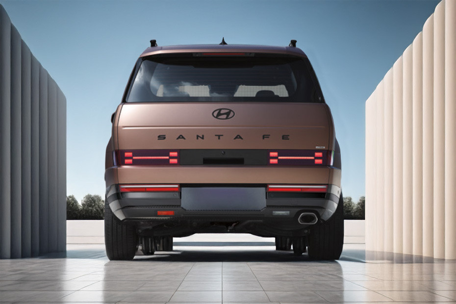 Full Rear View of Hyundai Santa Fe Full Rear View of Hyundai Santa Fe