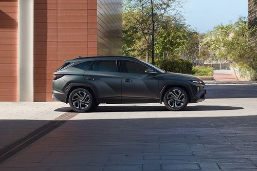 Tucson Medium Angle Front View