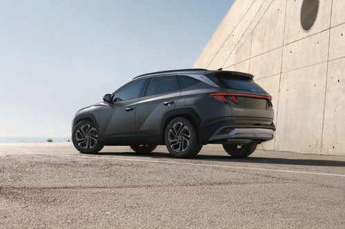 Rear Cross Side View of Hyundai Tucson