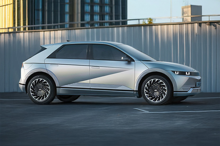 IONIQ 5 Medium Angle Front View IONIQ 5 Medium Angle Front View