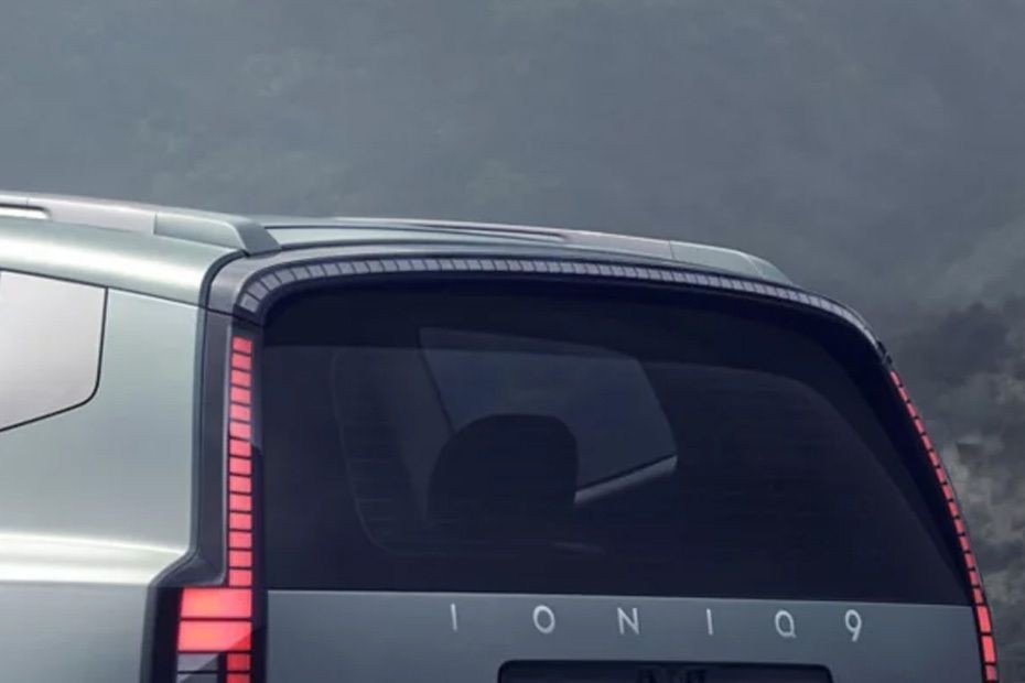 Ioniq 9 Spoiler in UAE