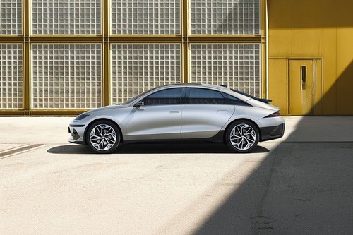 Ioniq 6 Side view