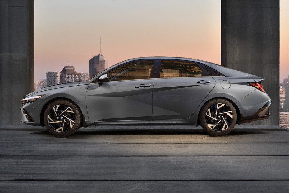 Elantra Side view in UAE