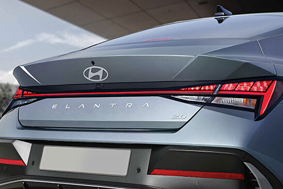 Elantra Tail light in UAE