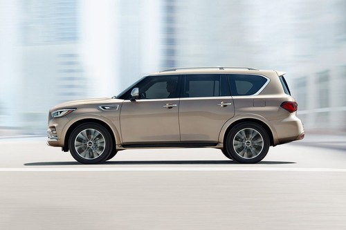 QX80 (2022-2024) Side view