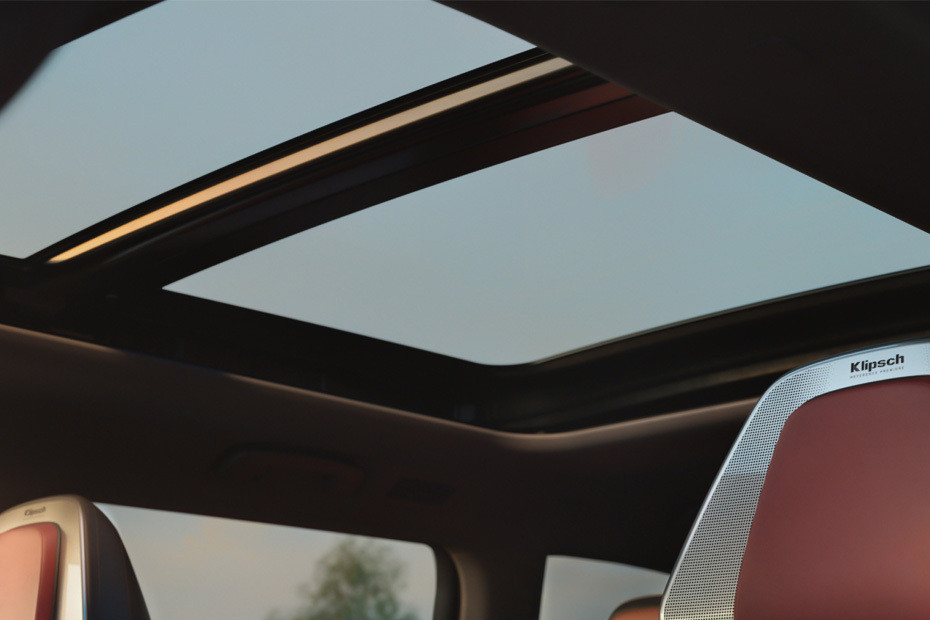 Infiniti QX80 Sunroof Moonroof in UAE
