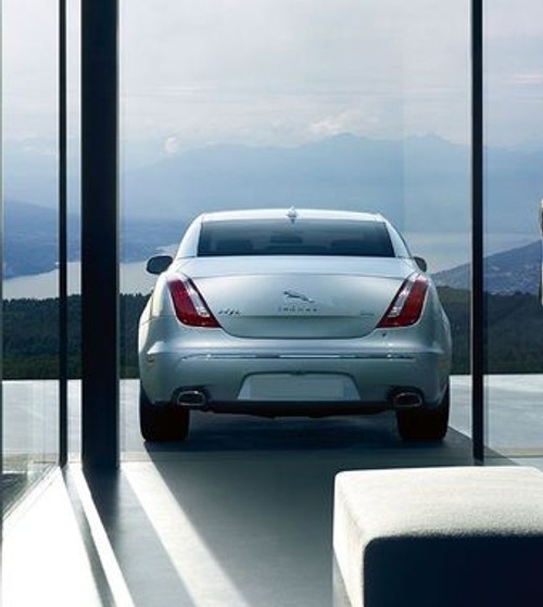 Full Rear View of Jaguar XJ Portfolio LWB