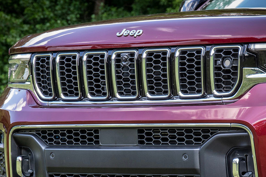 Grand Cherokee Grille View in UAE