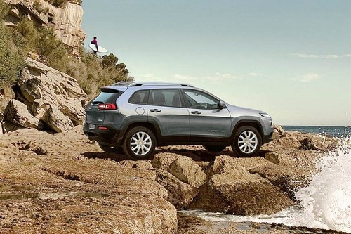 Cherokee (2022-2023) Rear Low Angle View